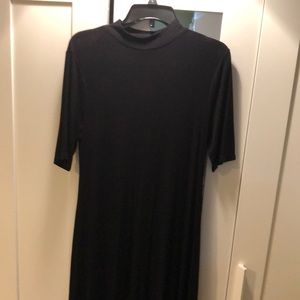 APT9 neck dress size M